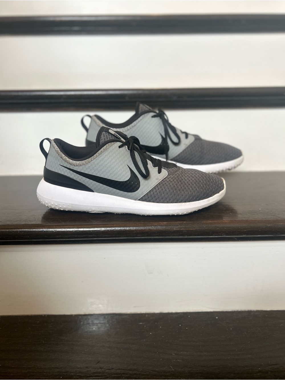 Nike Roshe Golf Low Top Lace-Up Mesh Sneaker Cleats 11.5 black gray